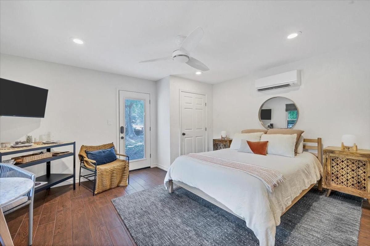 Relaxing Alpaca Ranch Mins From Downtown Wimberley 빌라 외부 사진